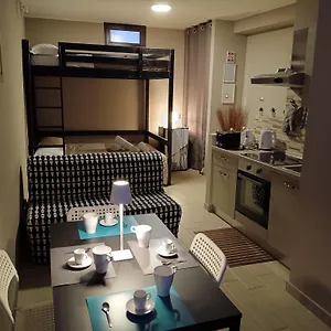  Сasa de vacaciones U Peri Alivu House Italia